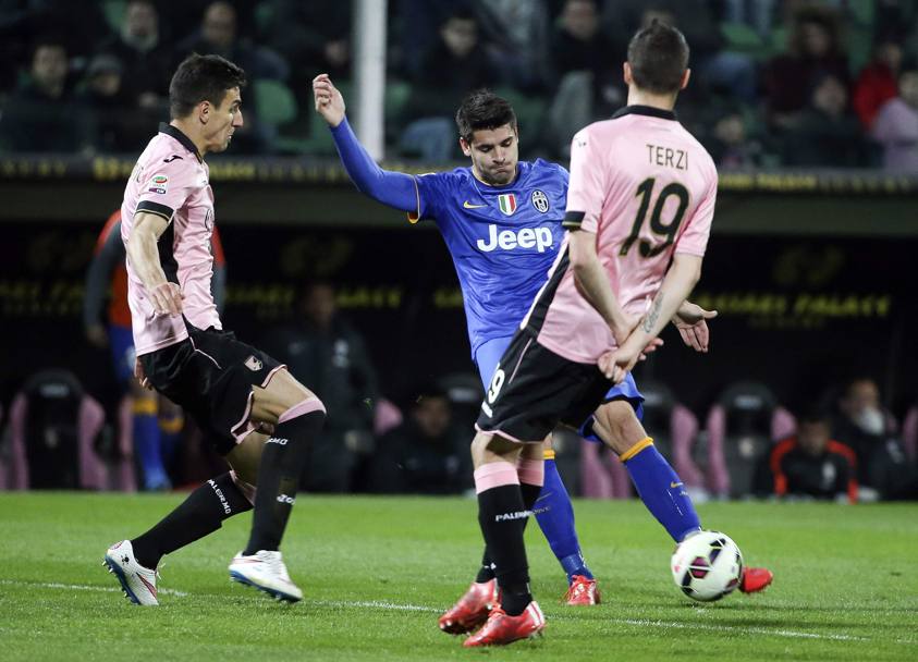 Il gol partita di Morata: sinistro a giro all&#39;incrocio. Action Images